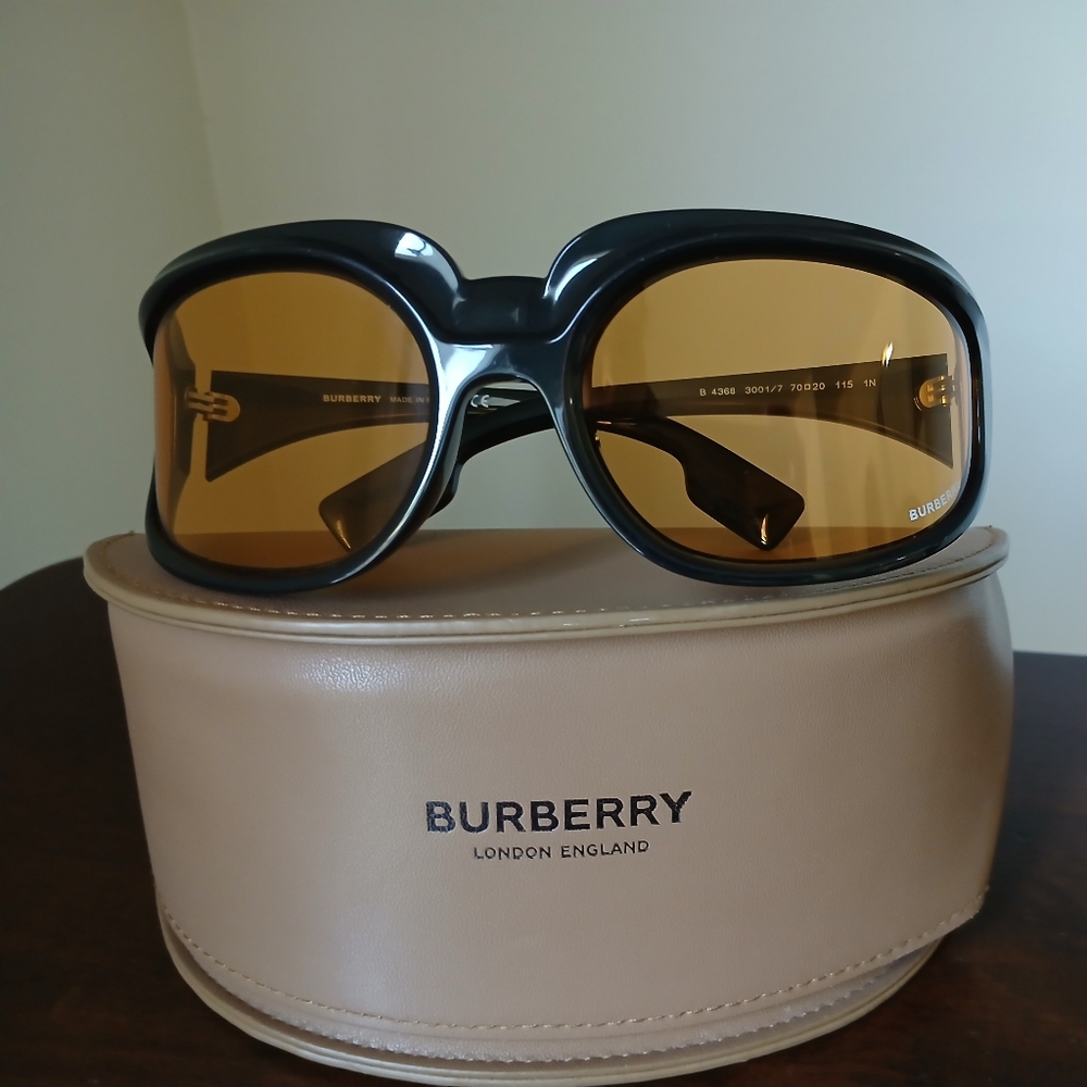 Burberry B 4368 Sunglasses